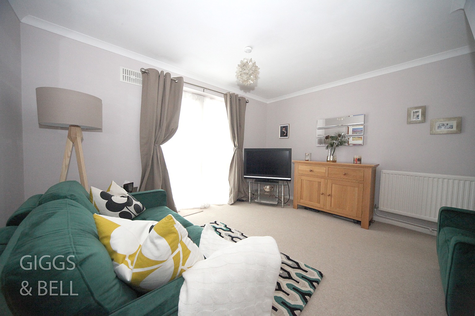 2 bed semi-detached house for sale in Linbridge Way, Luton  - Property Image 2