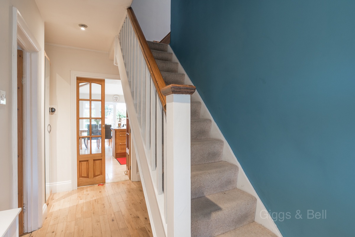 4 bed semi-detached house for sale in Compton Avenue, Luton  - Property Image 11