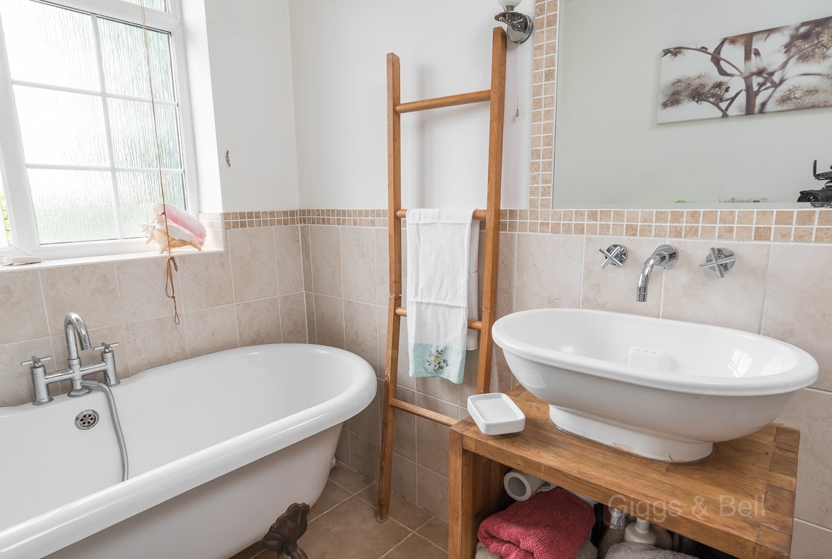 4 bed semi-detached house for sale in Compton Avenue, Luton  - Property Image 22