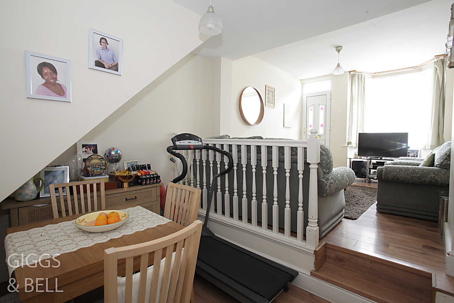 4 bed terraced house for sale in Russell Rise, Luton 6