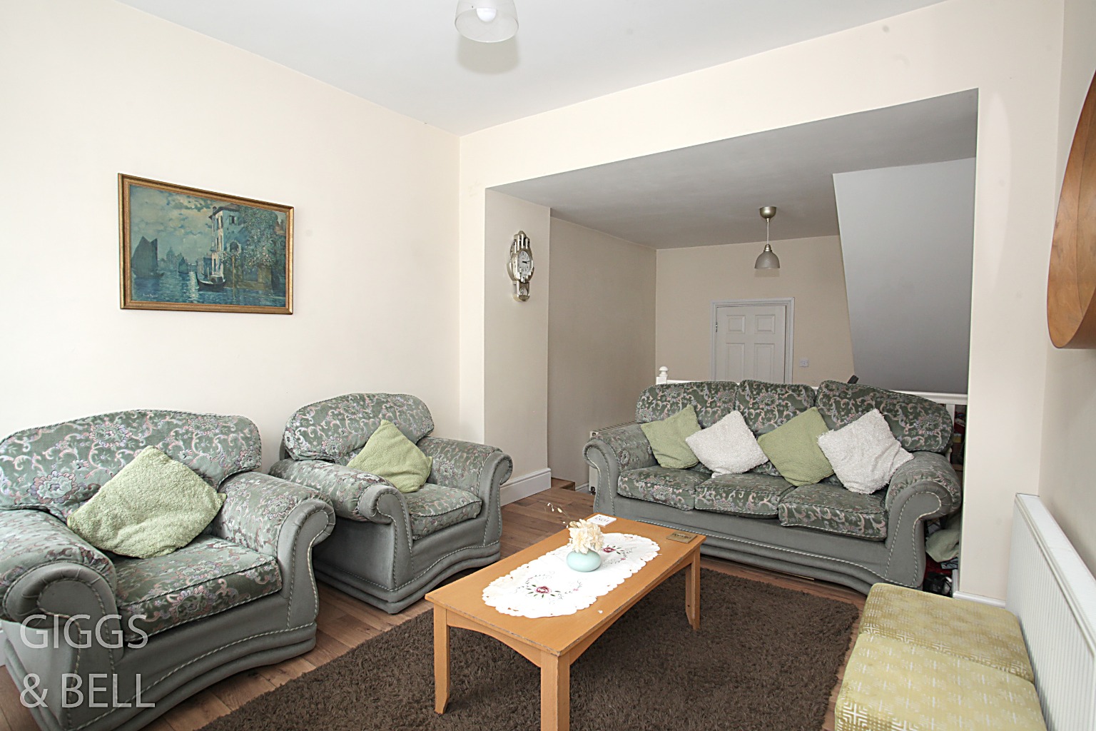 4 bed terraced house for sale in Russell Rise, Luton  - Property Image 3