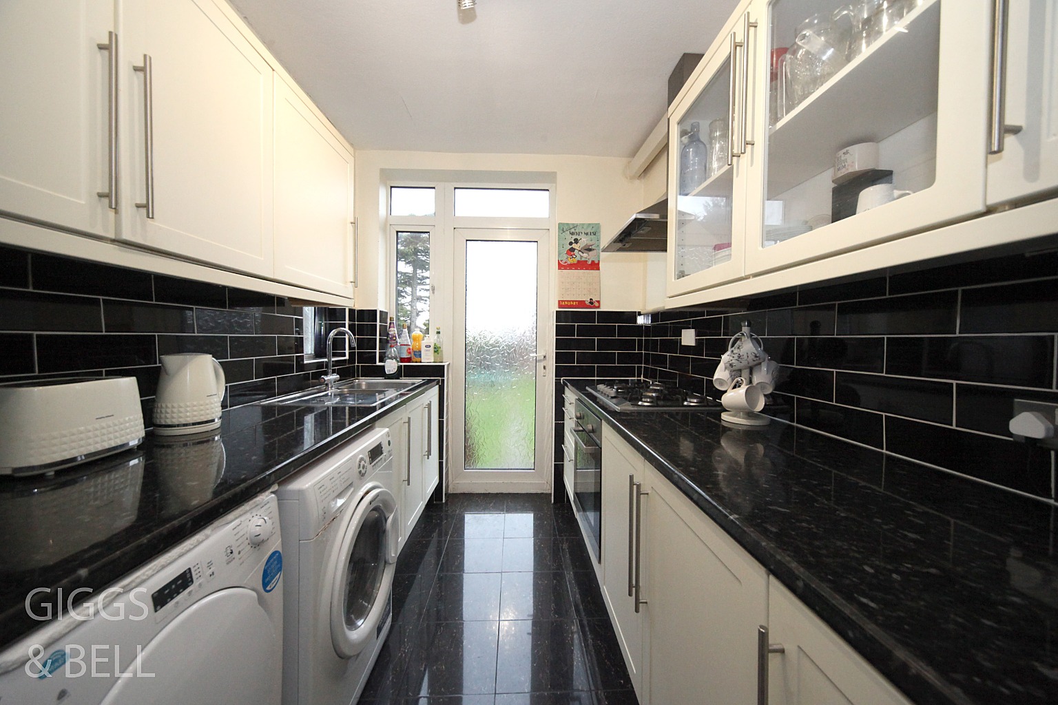 3 bed semi-detached house for sale in Felstead Close, Luton 6