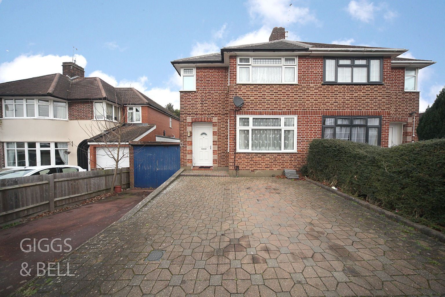 3 bed semi-detached house for sale in Felstead Close, Luton, LU2 