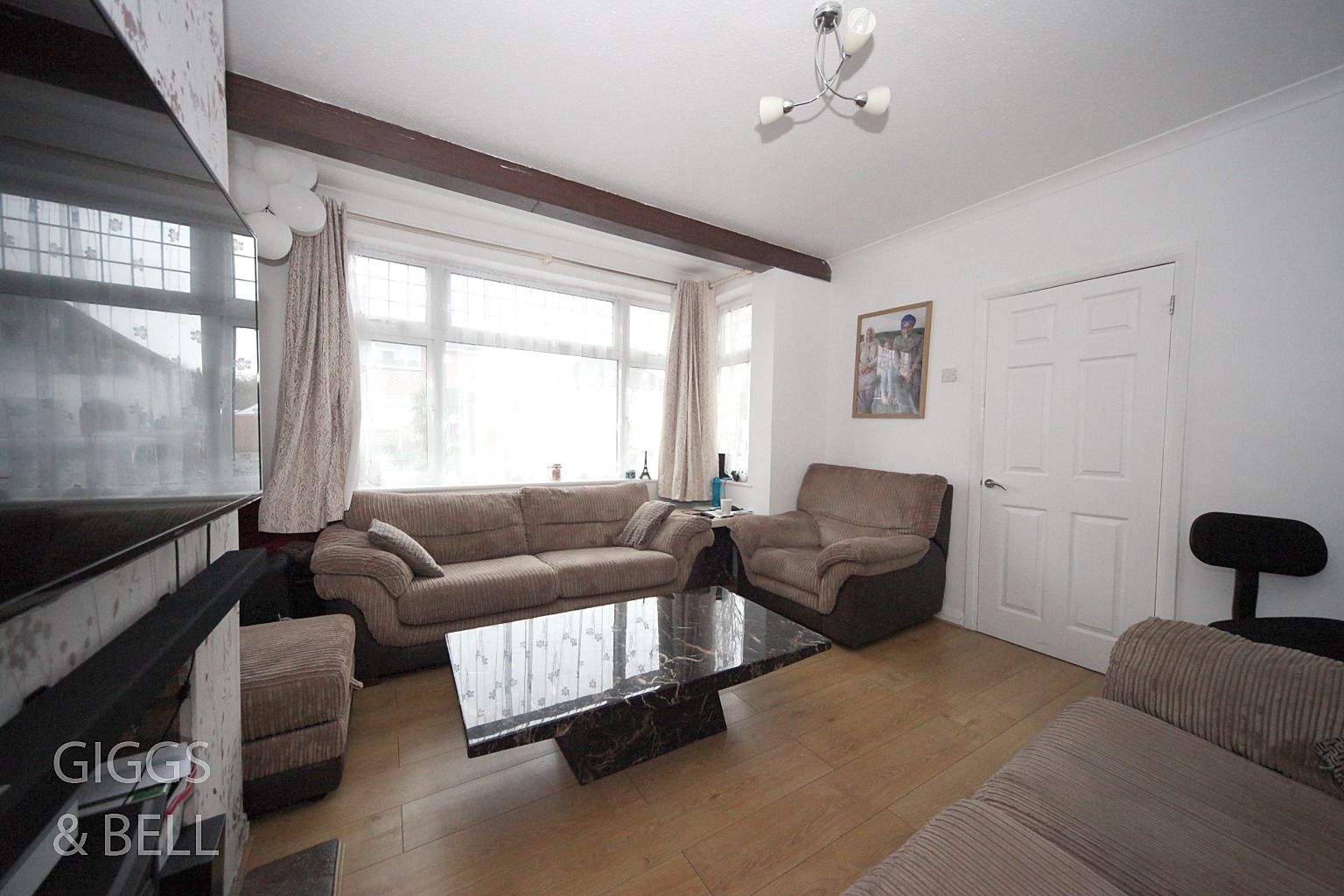 3 bed semi-detached house for sale in Felstead Close, Luton 3