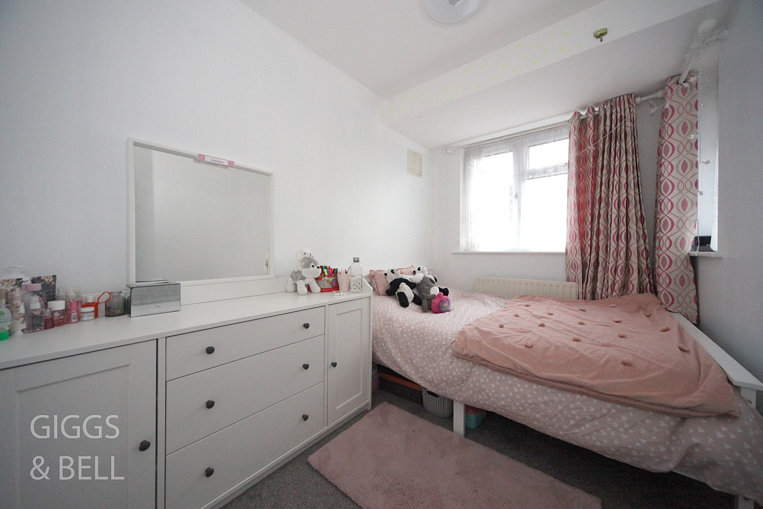 3 bed semi-detached house for sale in Felstead Close, Luton  - Property Image 12