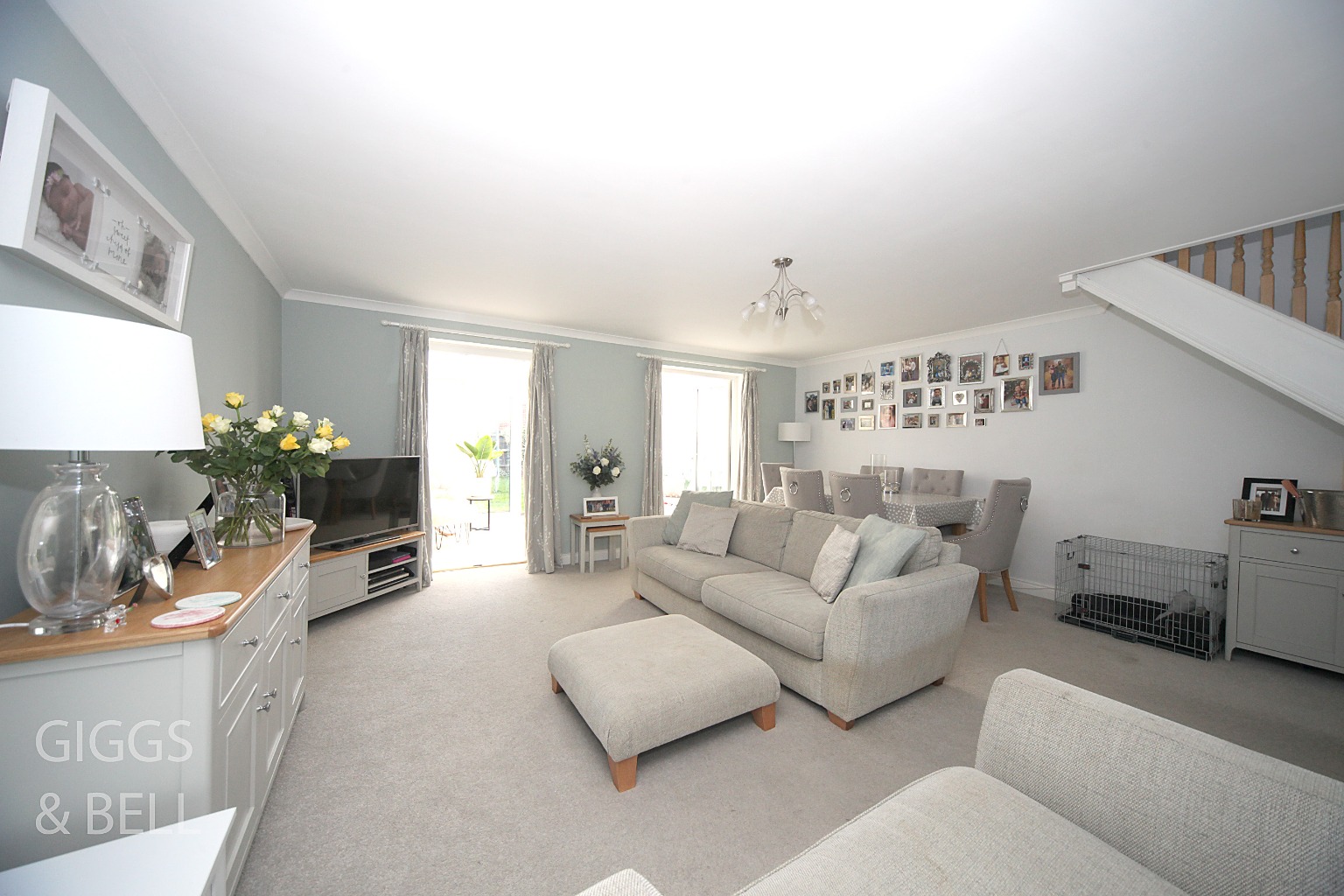 3 bed link detached house for sale in Raynham Way, Luton  - Property Image 2
