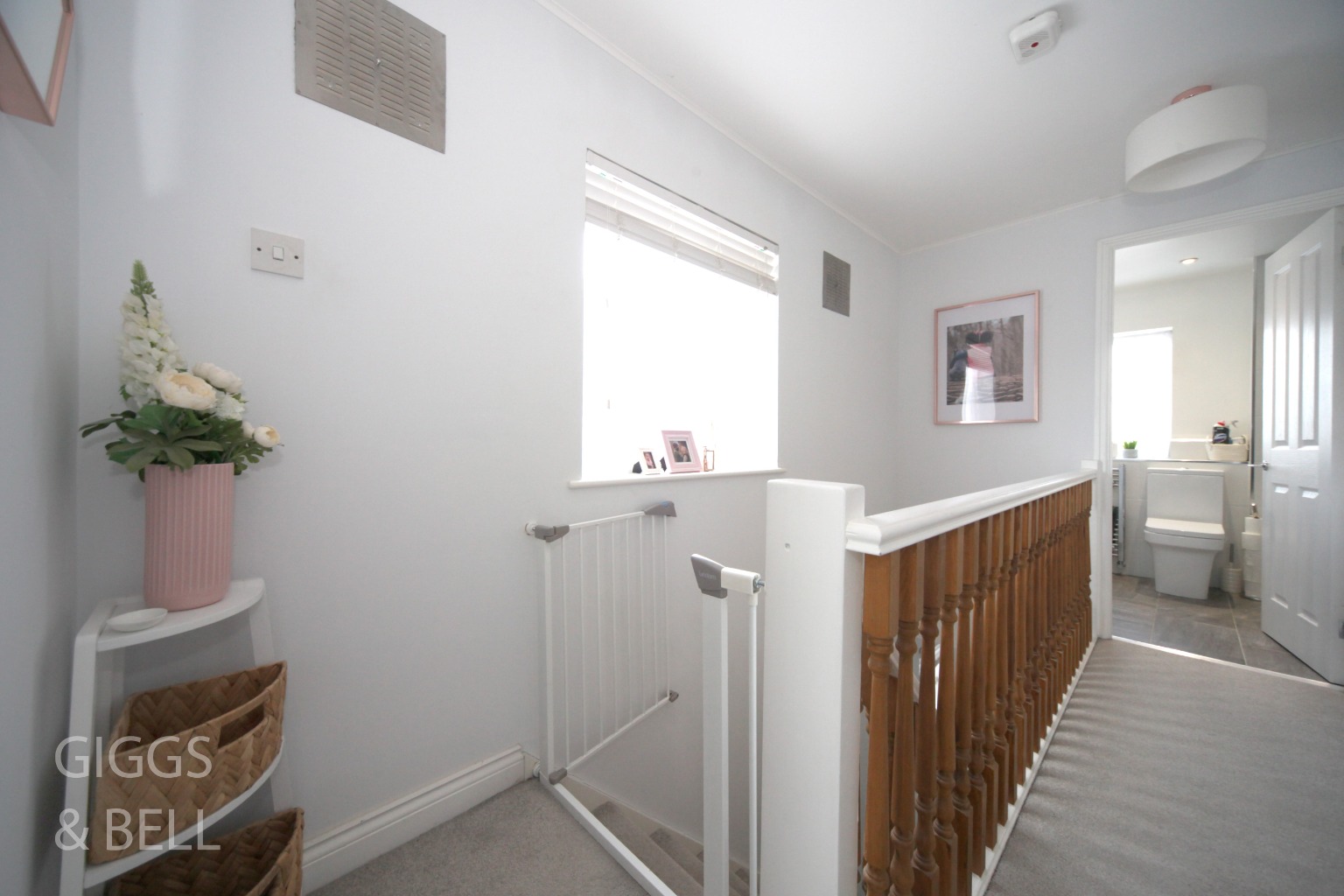 3 bed link detached house for sale in Raynham Way, Luton 9
