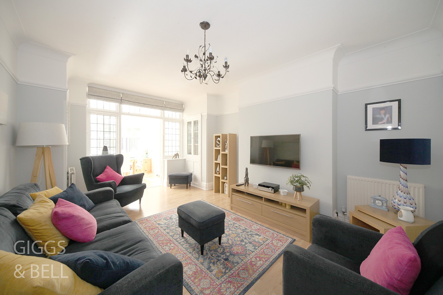3 bed semi-detached house for sale in Cutenhoe Road, Luton  - Property Image 9