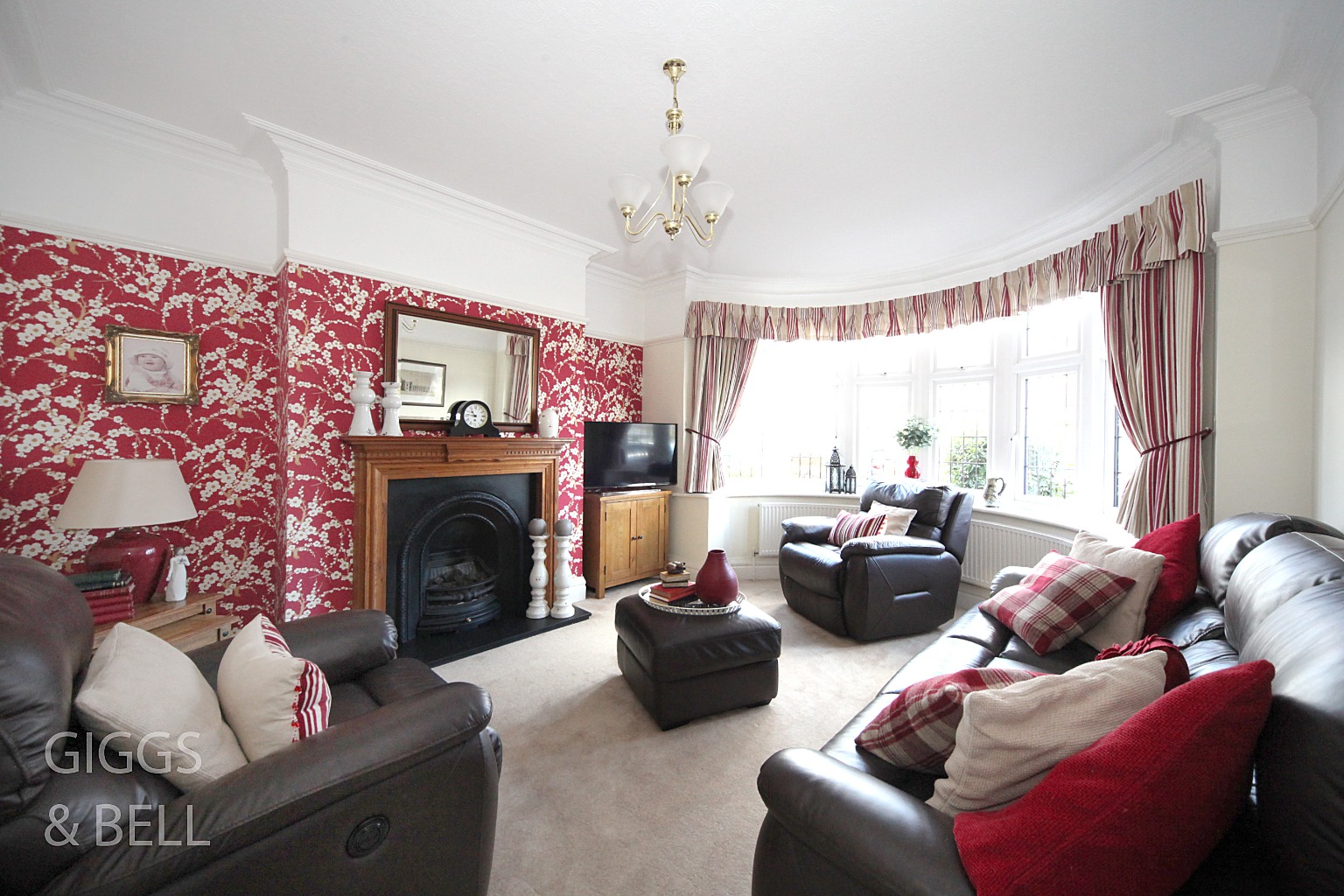 3 bed semi-detached house for sale in Cutenhoe Road, Luton  - Property Image 5