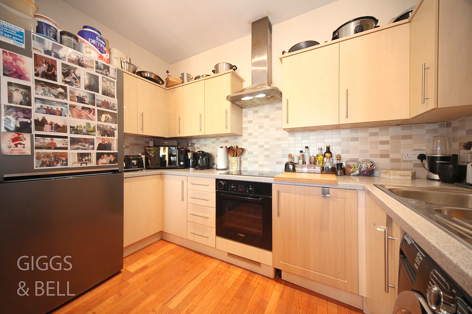 2 bed flat for sale in Holly Street, Luton  - Property Image 6