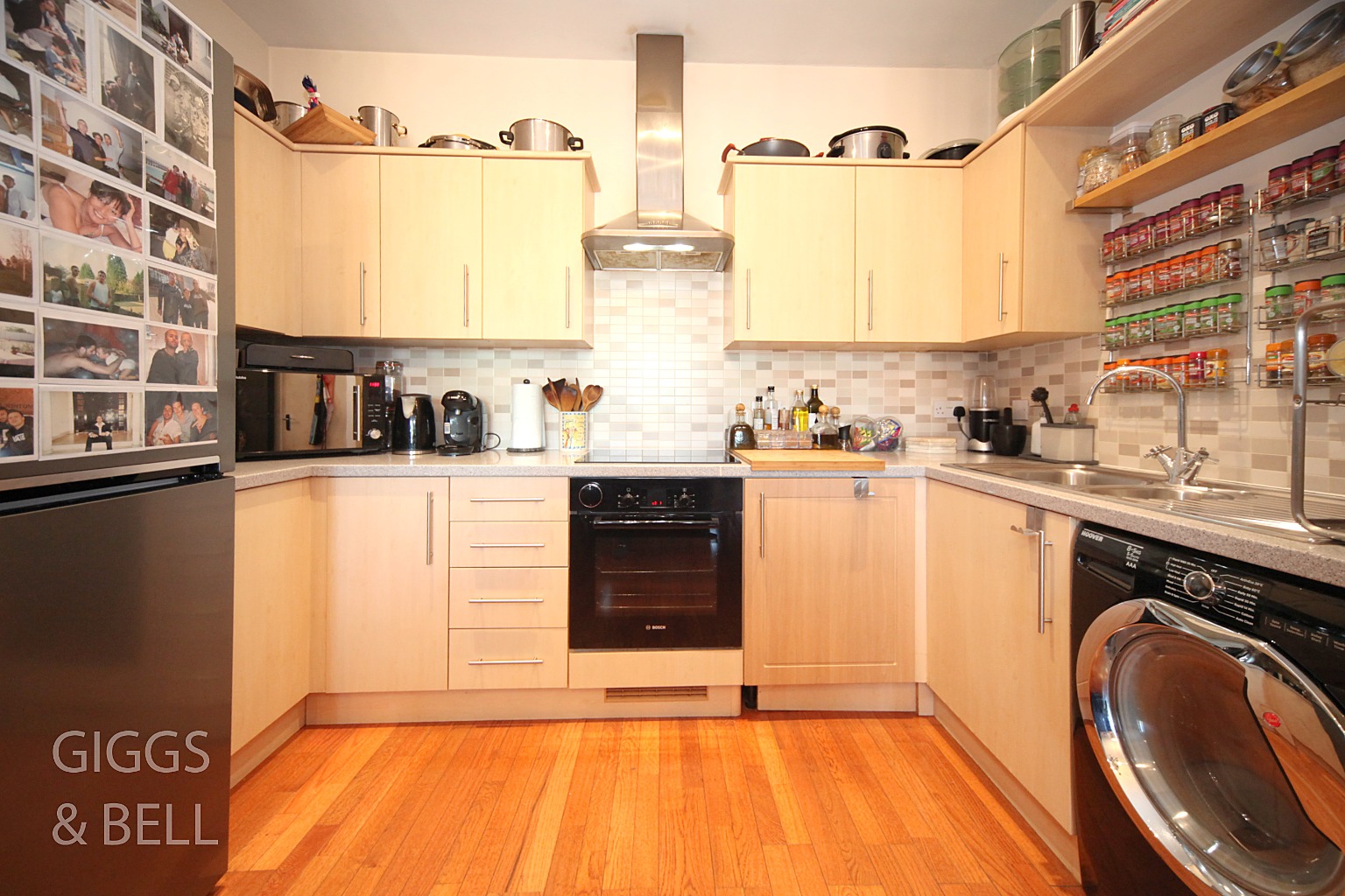 2 bed flat for sale in Holly Street, Luton 6