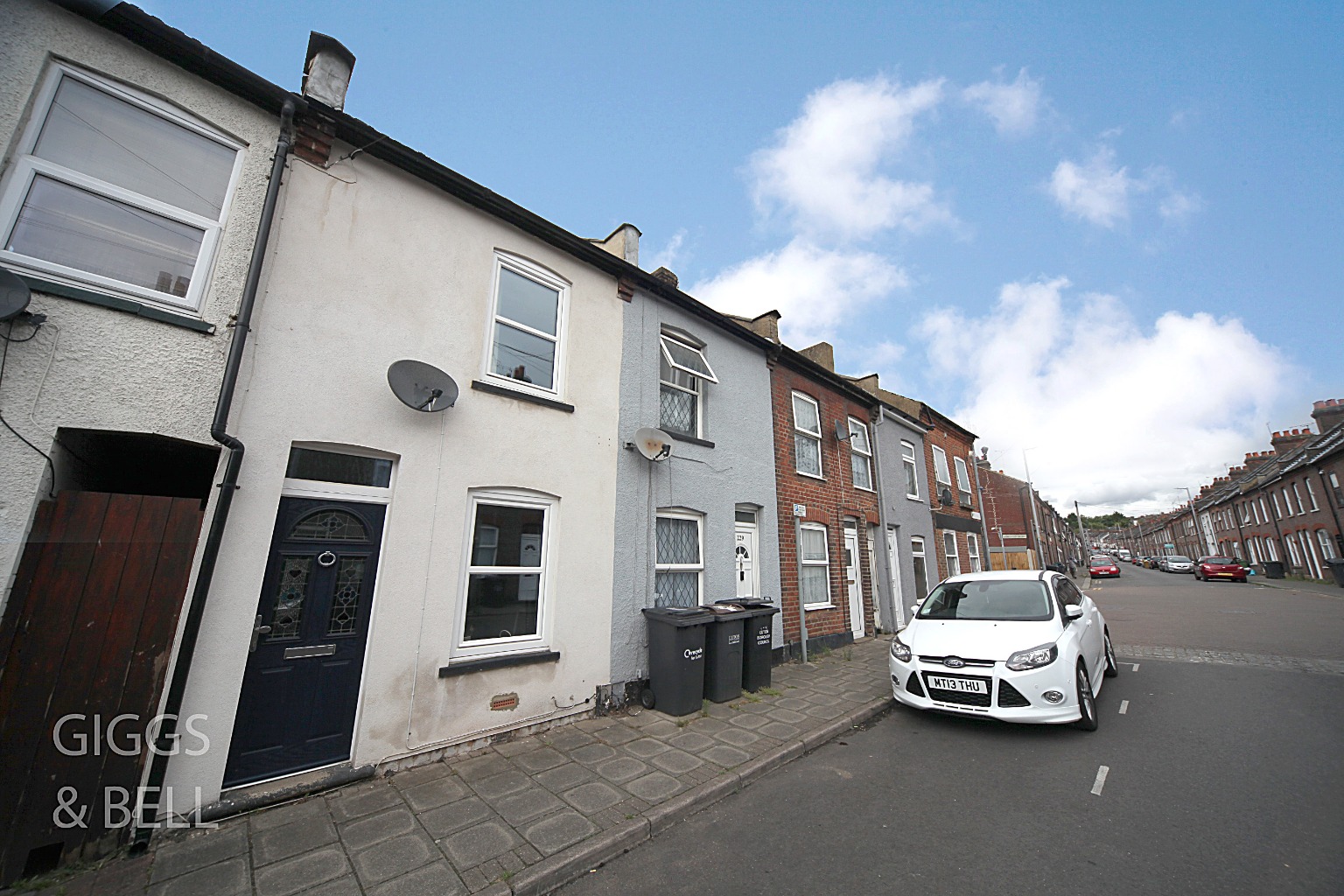 2 bed terraced house for sale in North Street, Luton 1