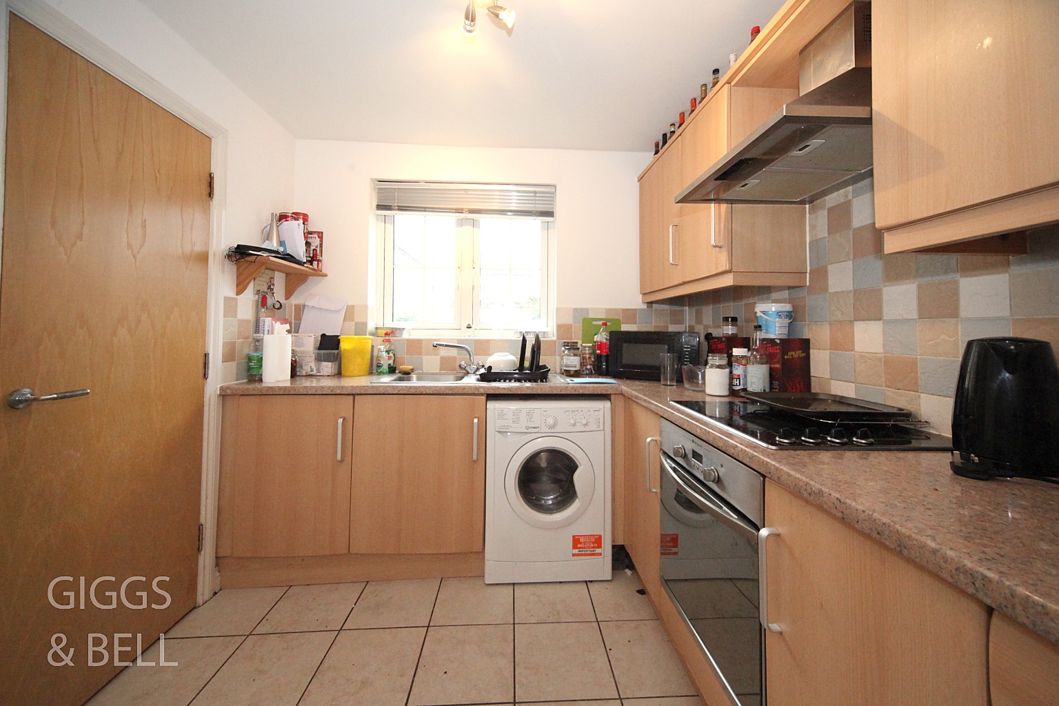 1 bed ground floor flat for sale in Bramley Court, Dunstable 3