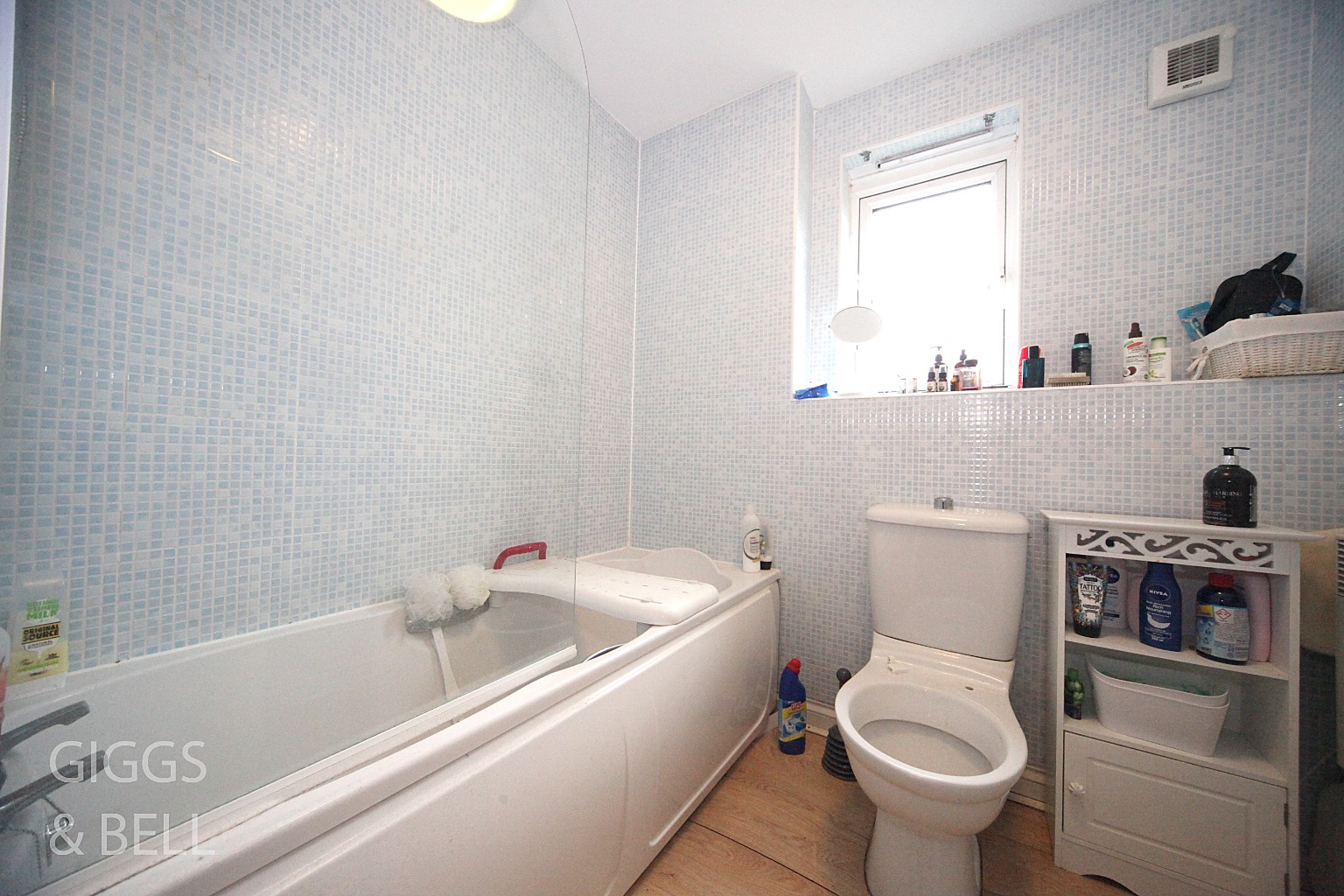 1 bed ground floor flat for sale in Bramley Court, Dunstable 6