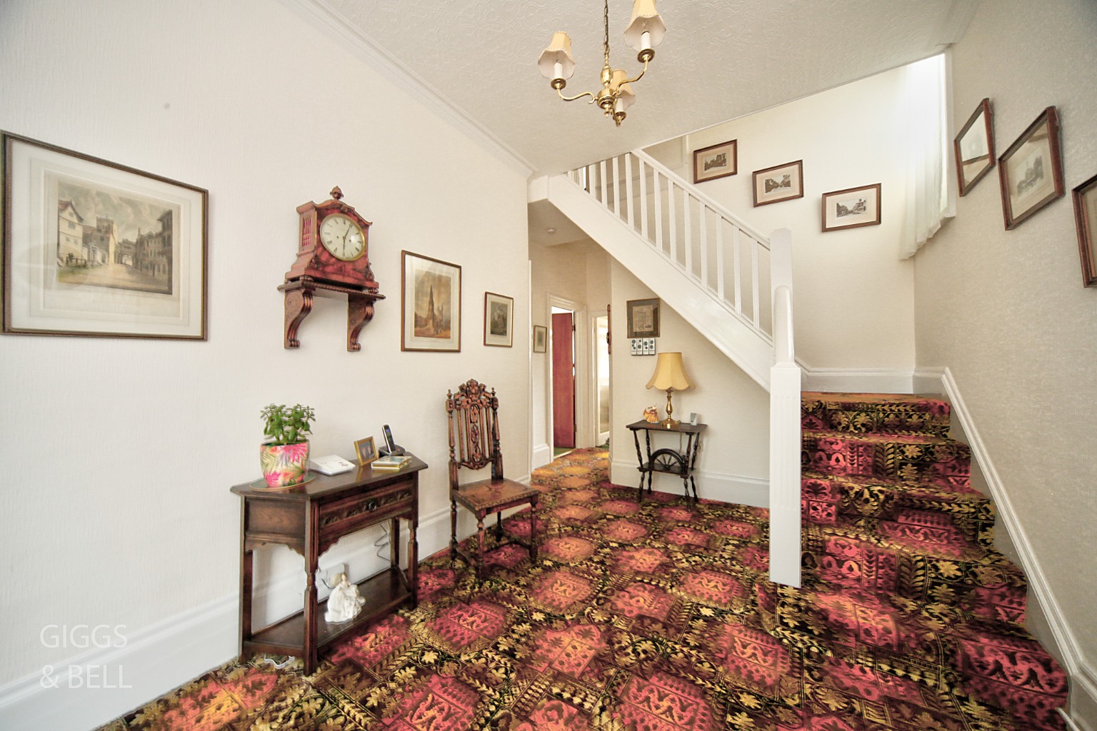4 bed detached house for sale in Tennyson Road, Luton  - Property Image 2