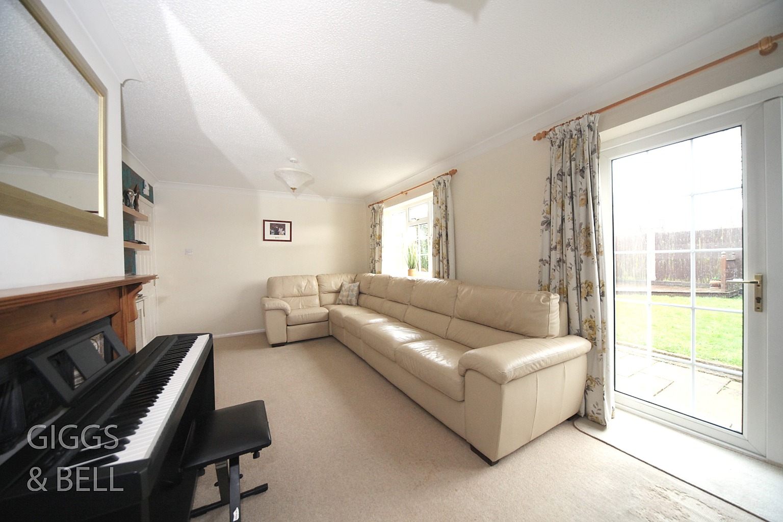 4 bed detached house for sale in Claydown Way, Luton  - Property Image 4