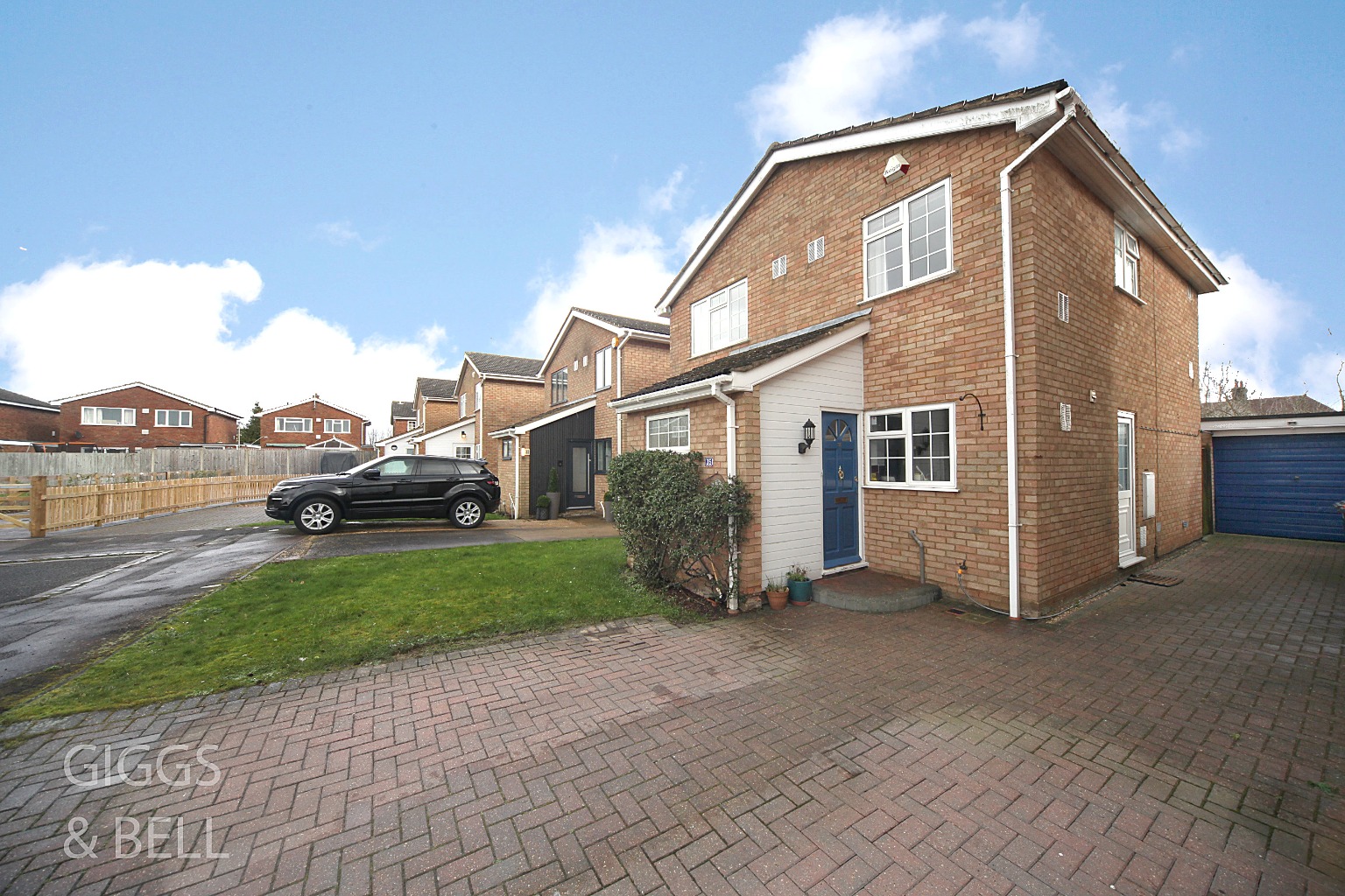 4 bed detached house for sale in Claydown Way, Luton, LU1 