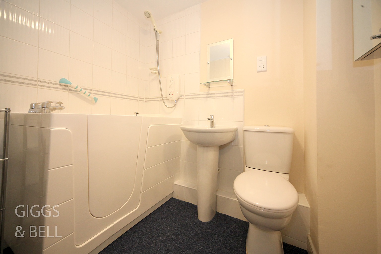 2 bed flat for sale in Primrose Close, Luton 10