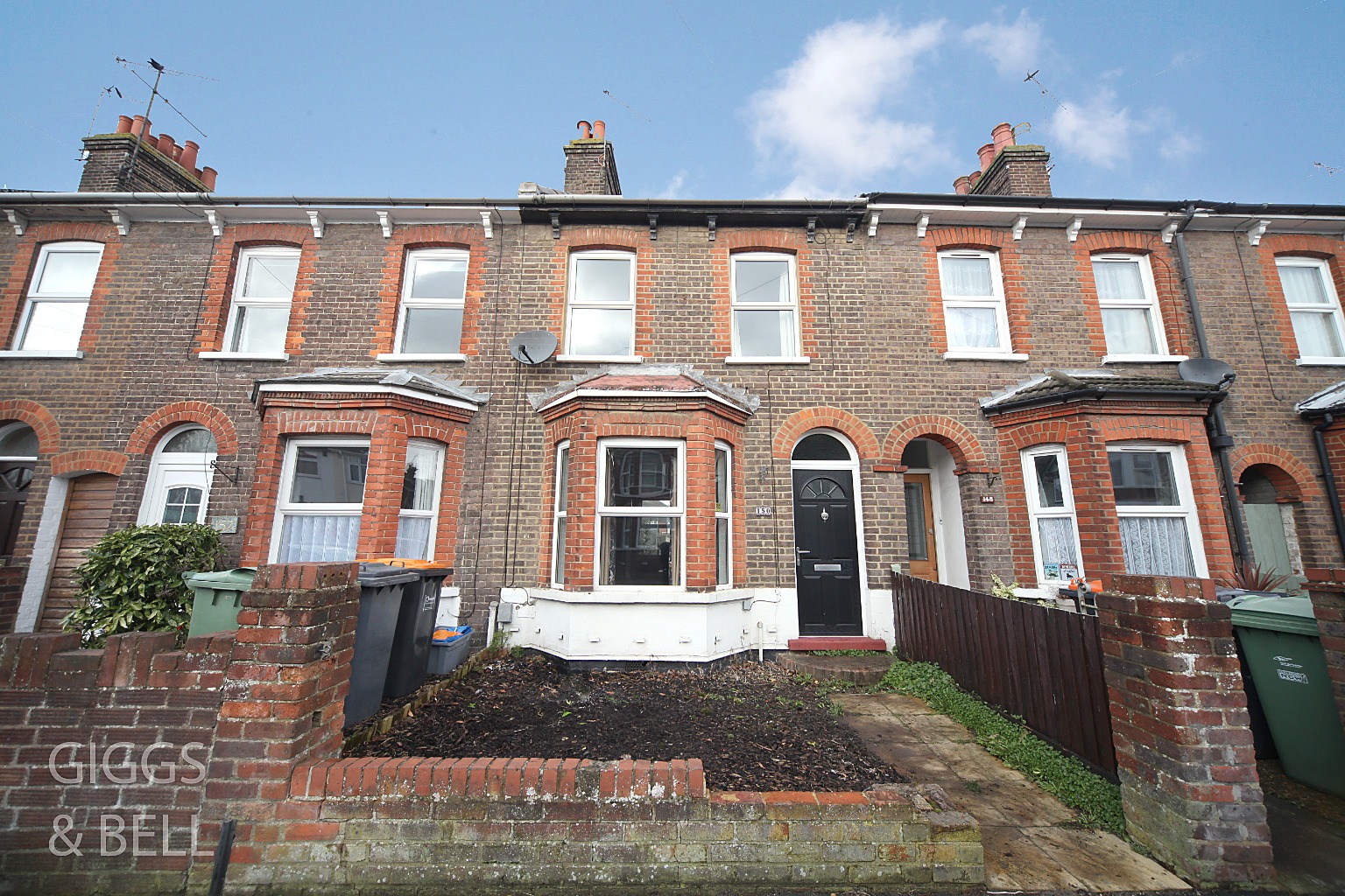 2 bed terraced house for sale in Union Street, Dunstable  - Property Image 1