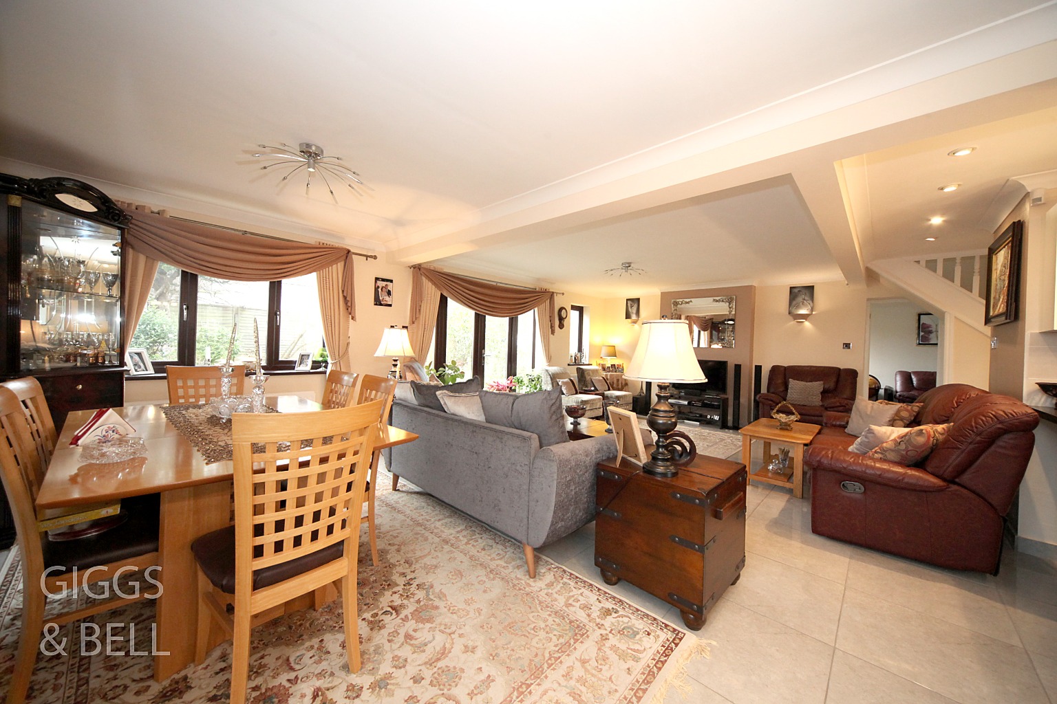 5 bed detached house for sale in Hart Hill Lane, Luton  - Property Image 4