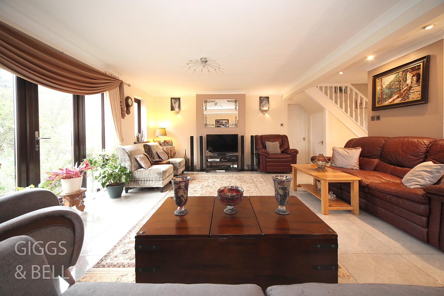 5 bed detached house for sale in Hart Hill Lane, Luton  - Property Image 5