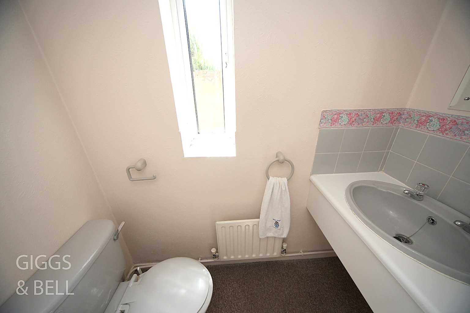 2 bed semi-detached house for sale in Rushall Green, Luton 5