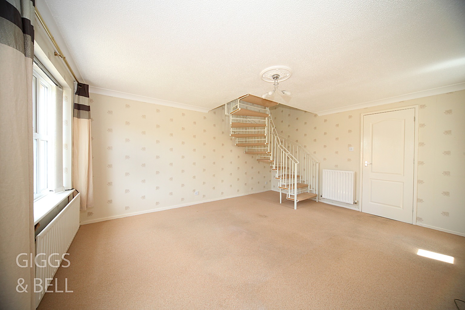 2 bed semi-detached house for sale in Rushall Green, Luton  - Property Image 4