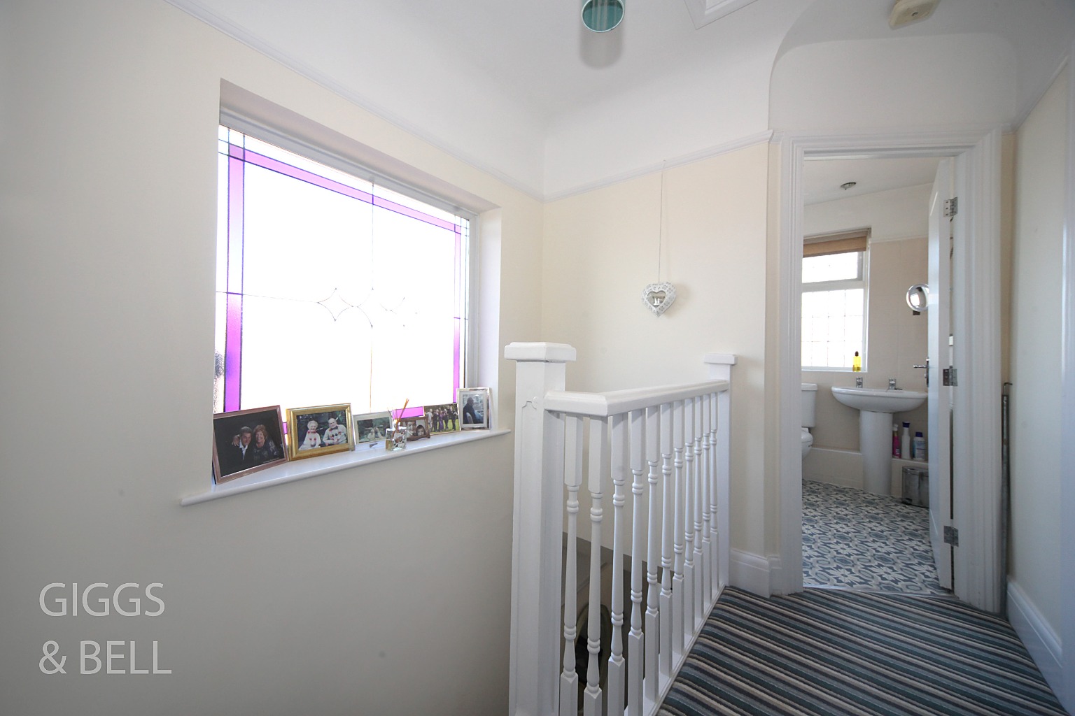 3 bed semi-detached house for sale in Knoll Rise, Luton 10