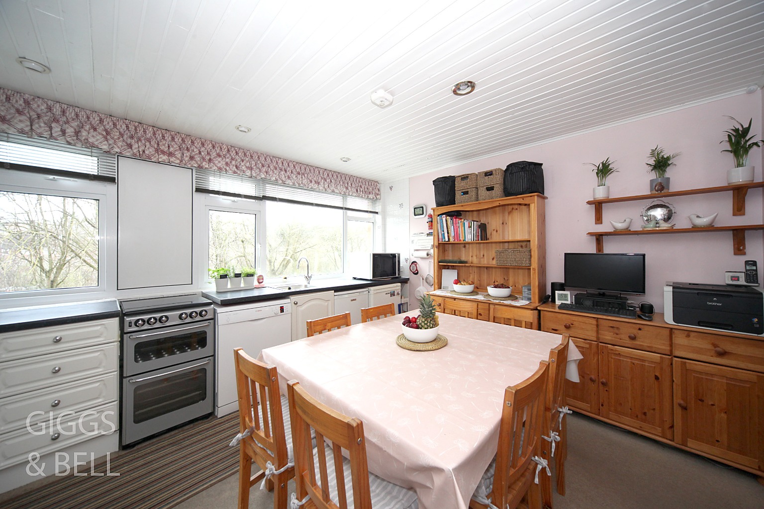 4 bed terraced house for sale in Falconers Road, Luton  - Property Image 5