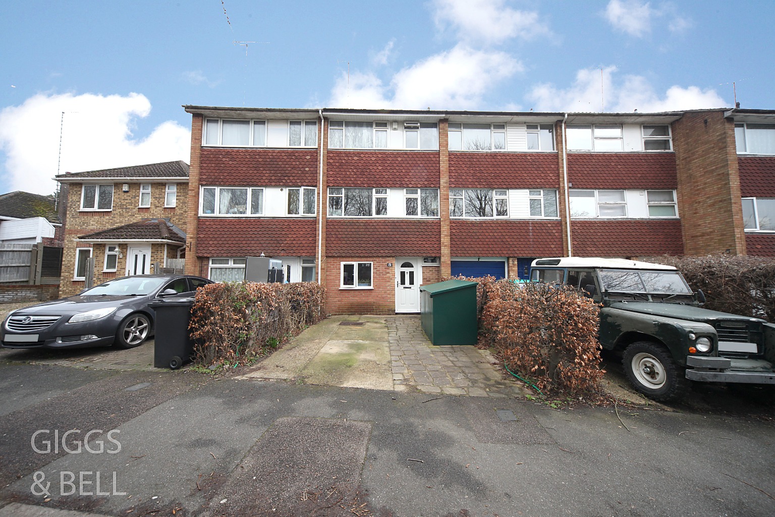4 bed terraced house for sale in Falconers Road, Luton - Property Image 1