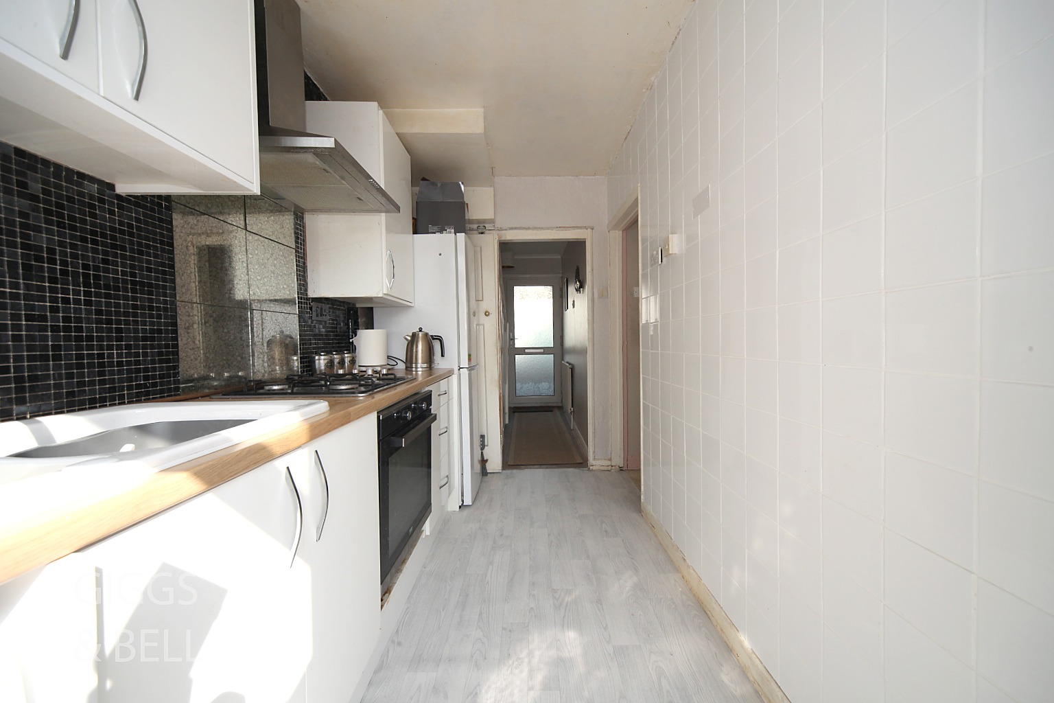 3 bed terraced house for sale in Chester Avenue, Luton  - Property Image 11