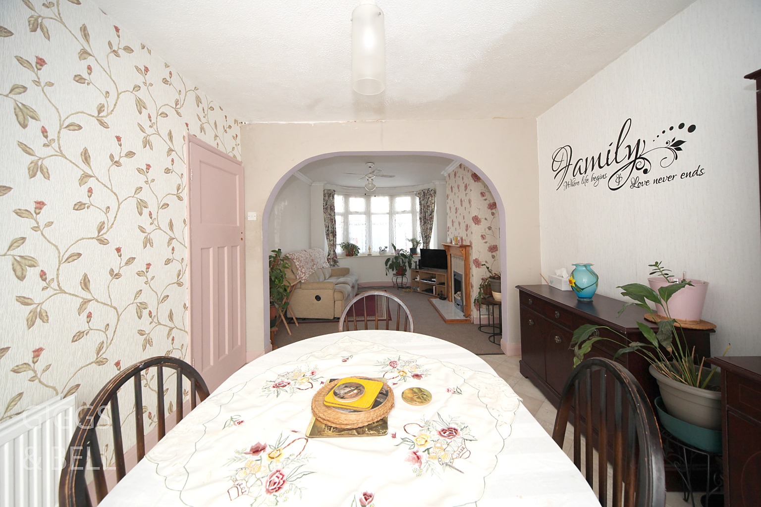 3 bed terraced house for sale in Chester Avenue, Luton 4