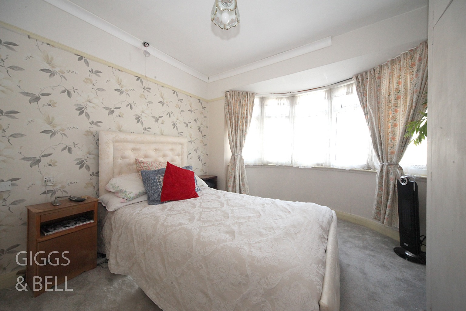 3 bed terraced house for sale in Chester Avenue, Luton 12