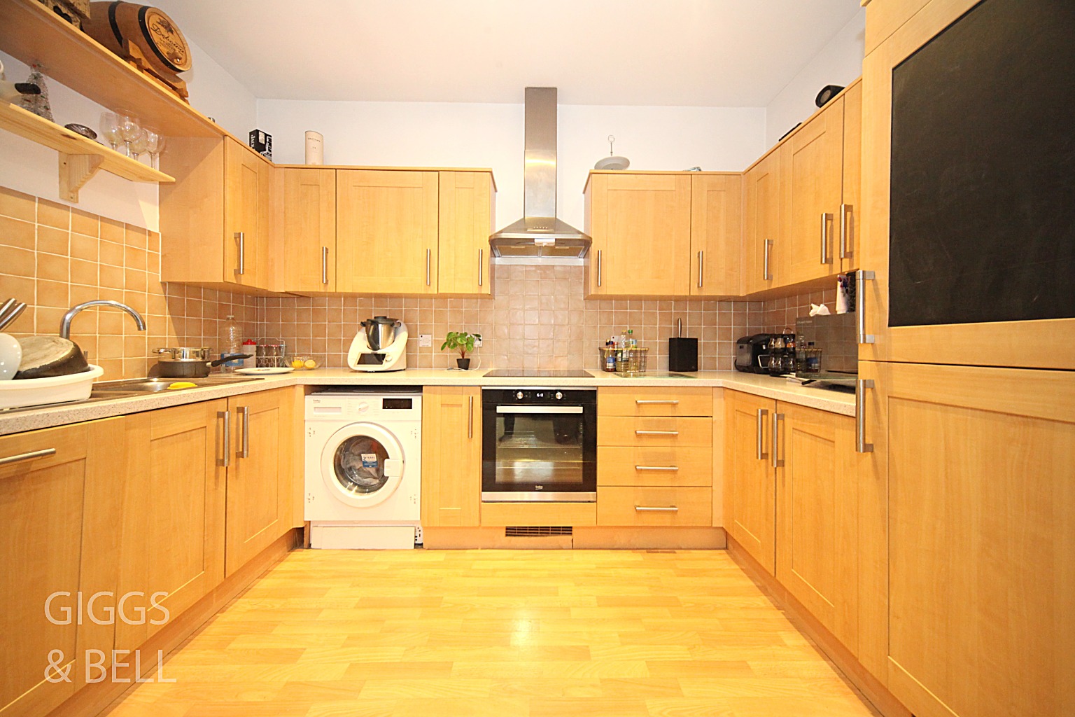 2 bed flat for sale in Holly Street 2