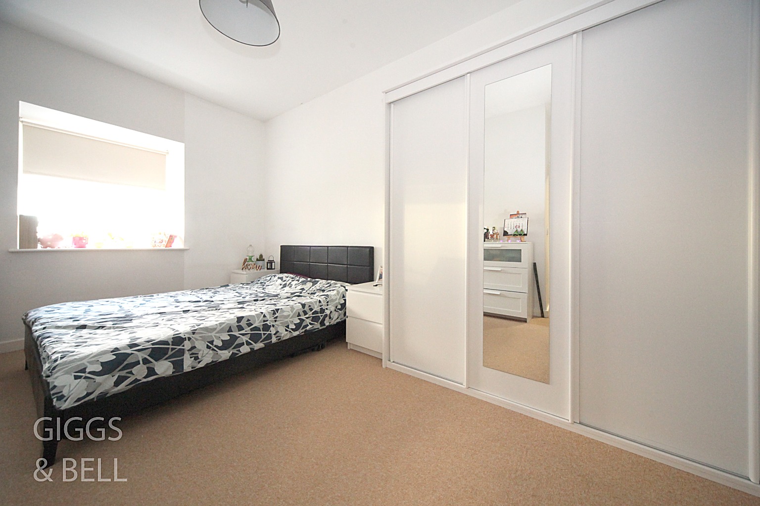 2 bed flat for sale in Holly Street 4