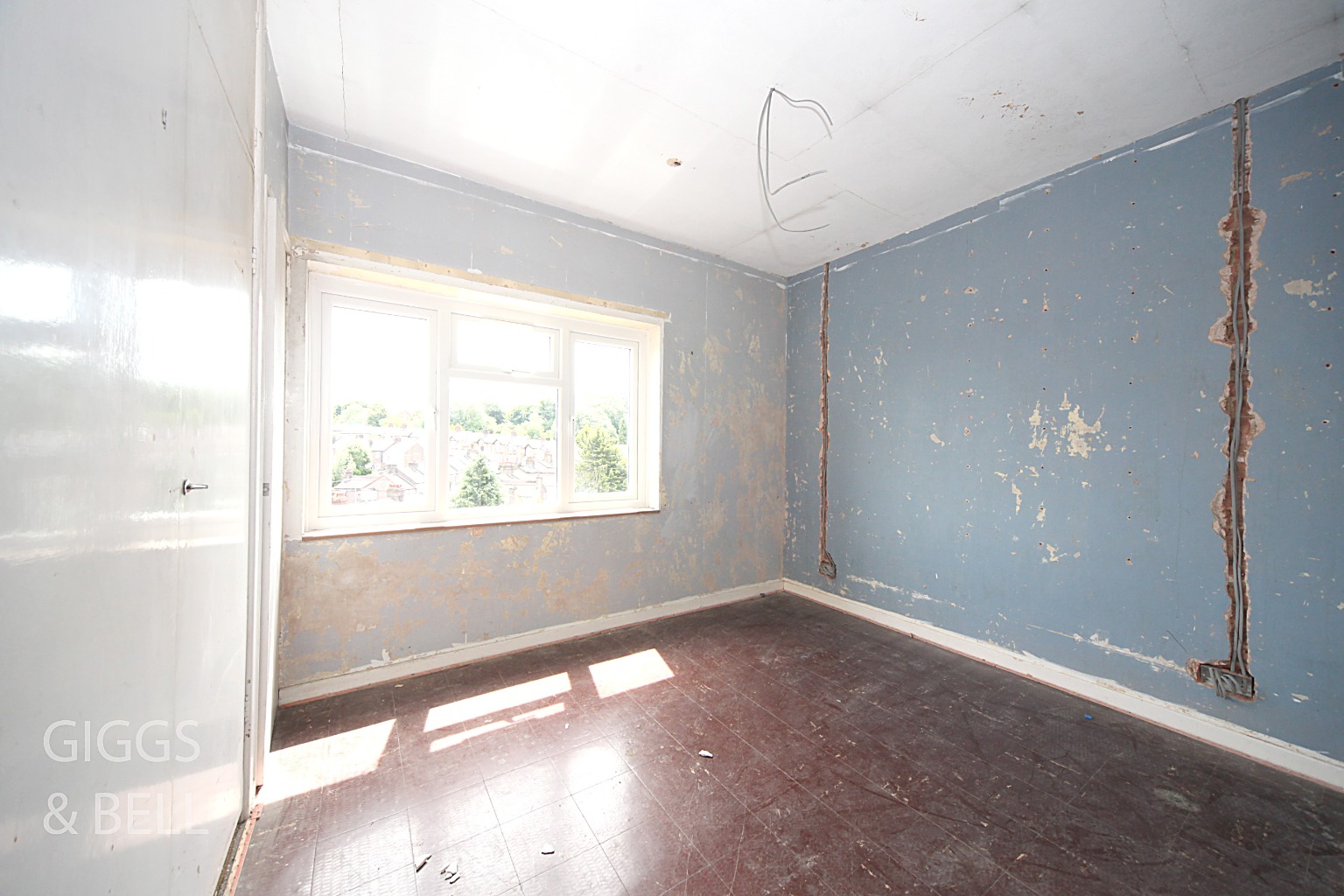 2 bed flat for sale in Meyrick Avenue, Luton  - Property Image 3