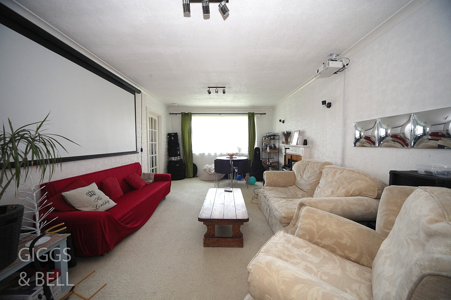 3 bed flat for sale in Old Bedford Road, Luton 1