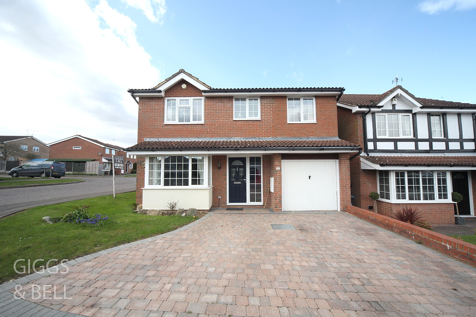 4 bed detached house for sale in Beckbury Close, Luton 0