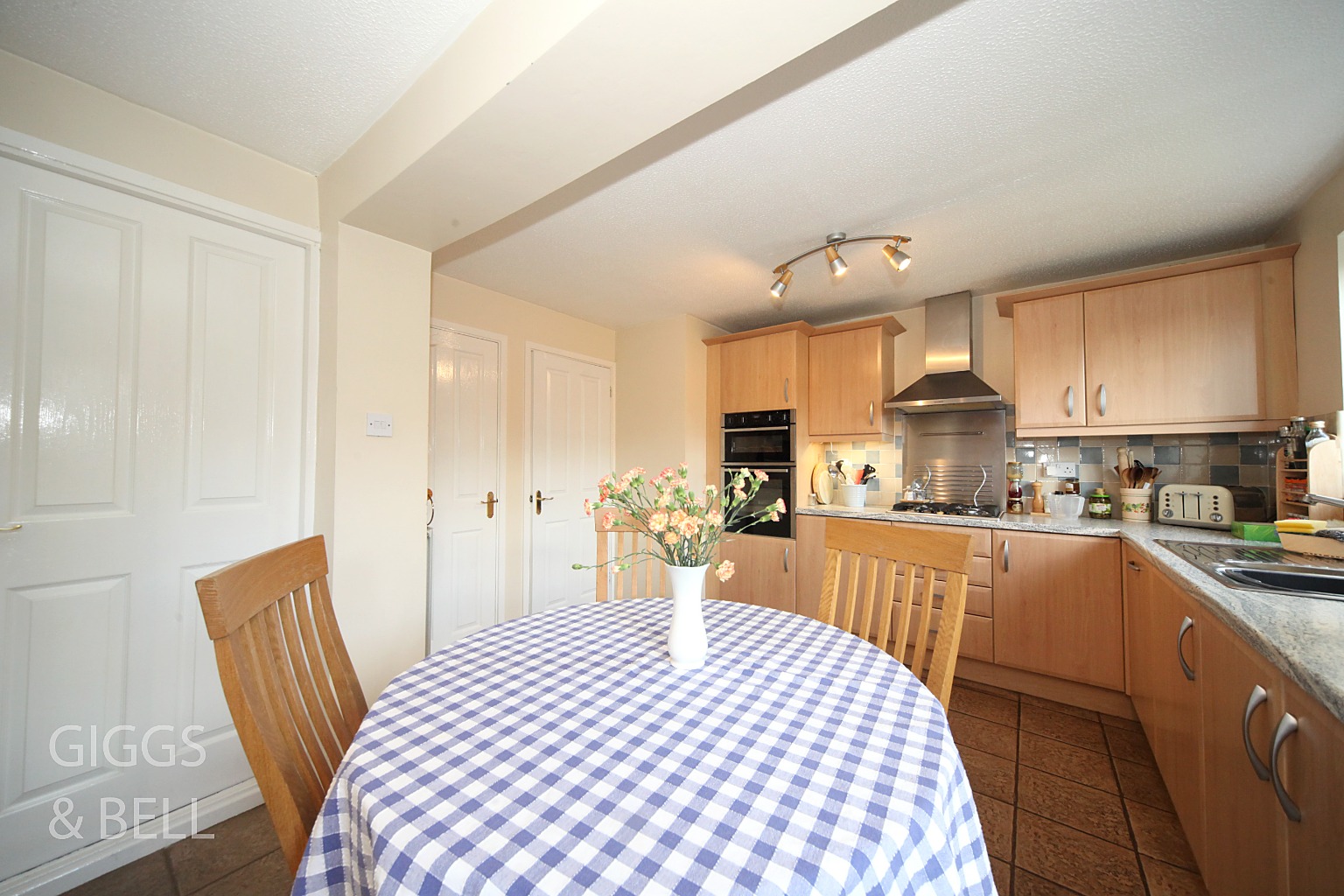 4 bed detached house for sale in Beckbury Close, Luton  - Property Image 7