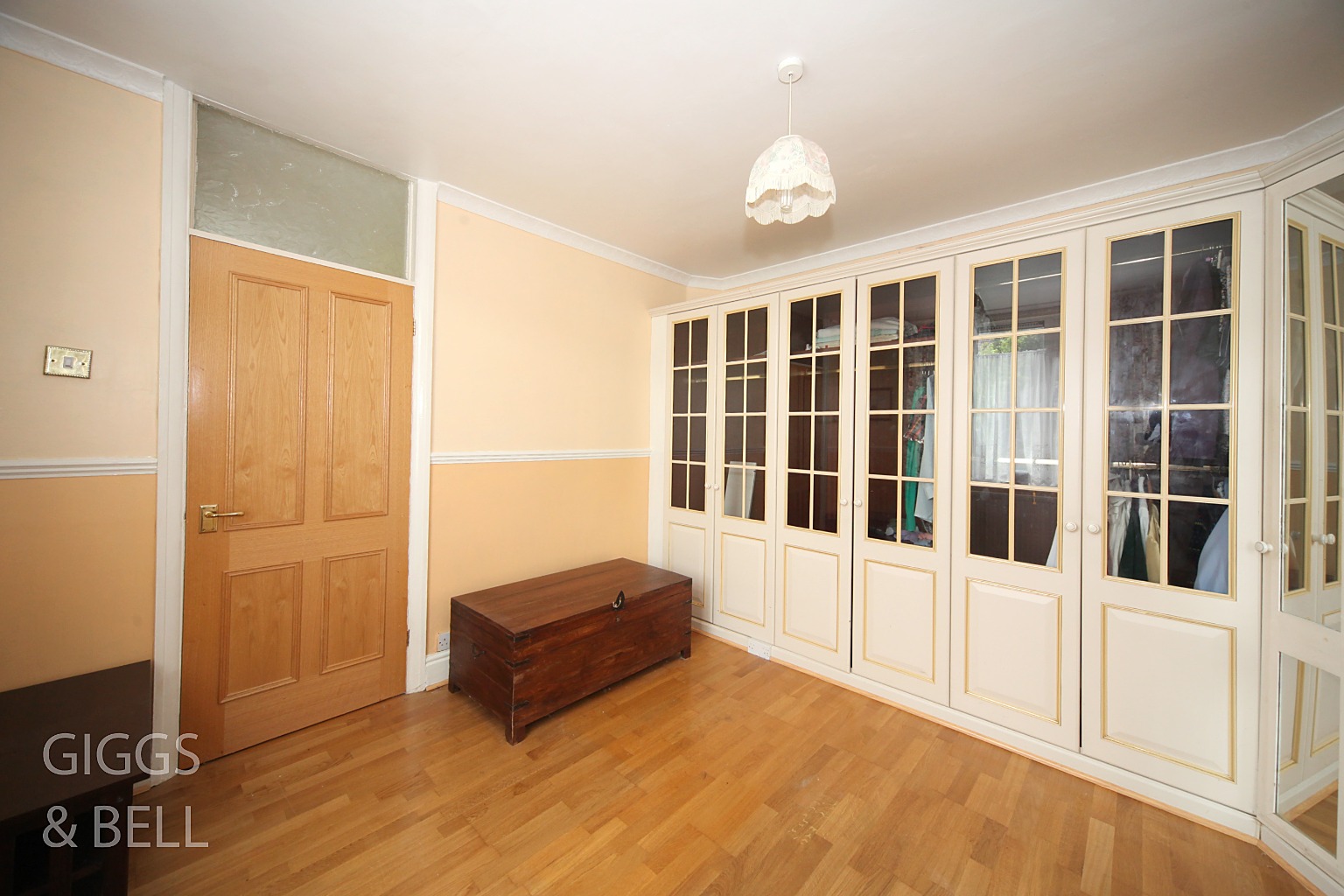 2 bed semi-detached bungalow for sale in Bishopscote Road, Luton 5