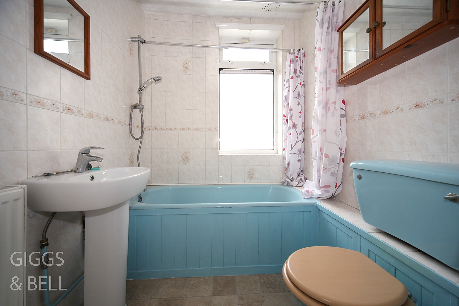 2 bed semi-detached bungalow for sale in Bishopscote Road, Luton  - Property Image 17