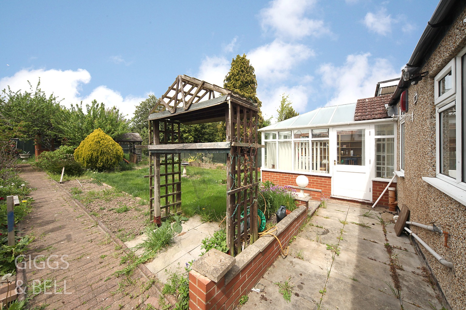 2 bed semi-detached bungalow for sale in Bishopscote Road, Luton 17