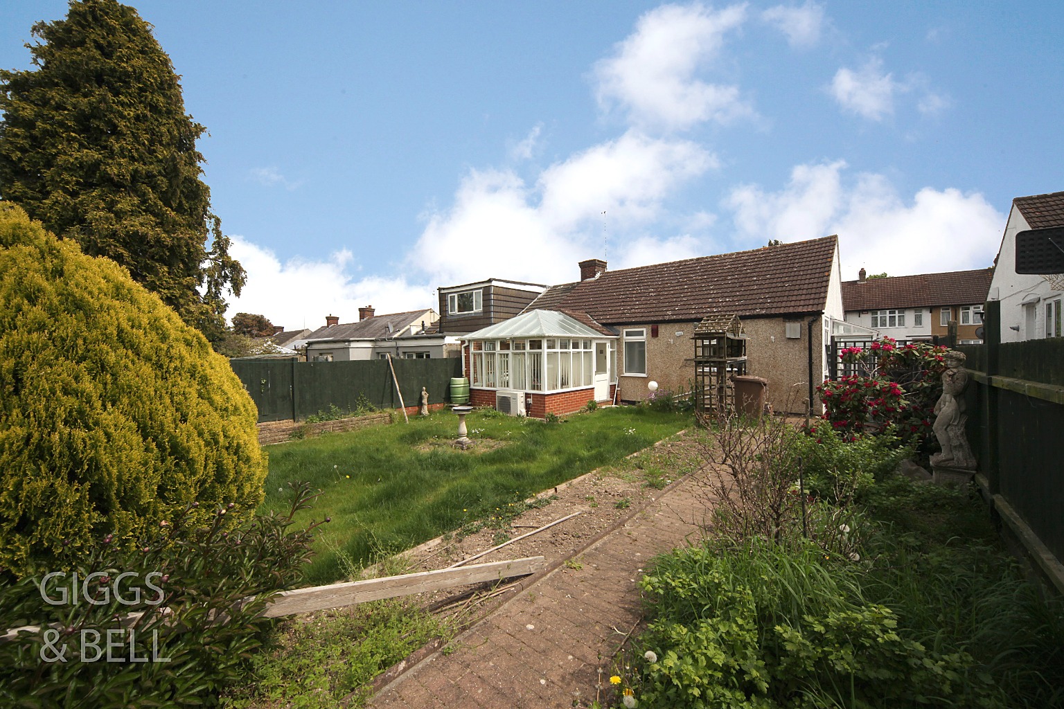 2 bed semi-detached bungalow for sale in Bishopscote Road, Luton  - Property Image 19