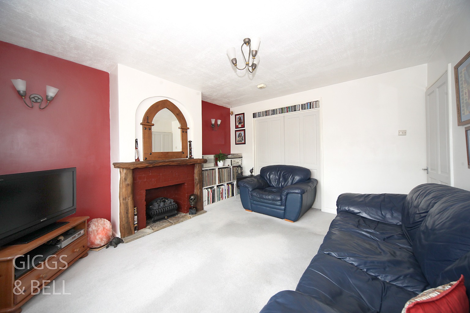 3 bed semi-detached house for sale in Windsor Road, Bedford 3