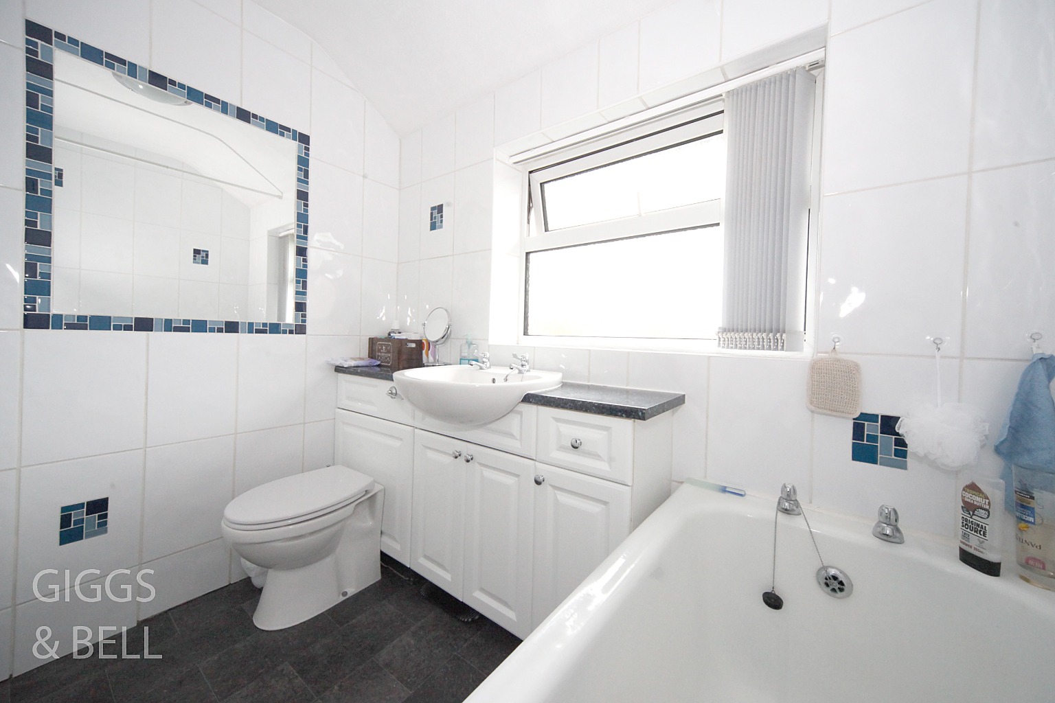 3 bed semi-detached house for sale in Windsor Road, Bedford 18