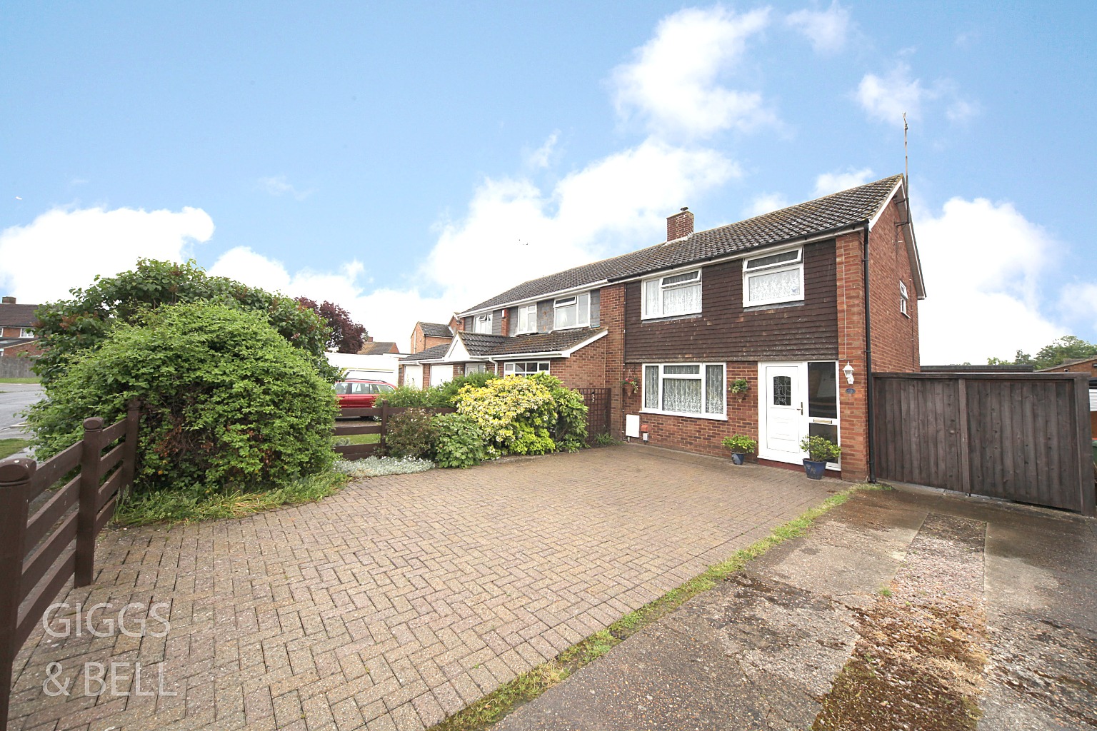 3 bed semi-detached house for sale in Windsor Road, Bedford  - Property Image 1