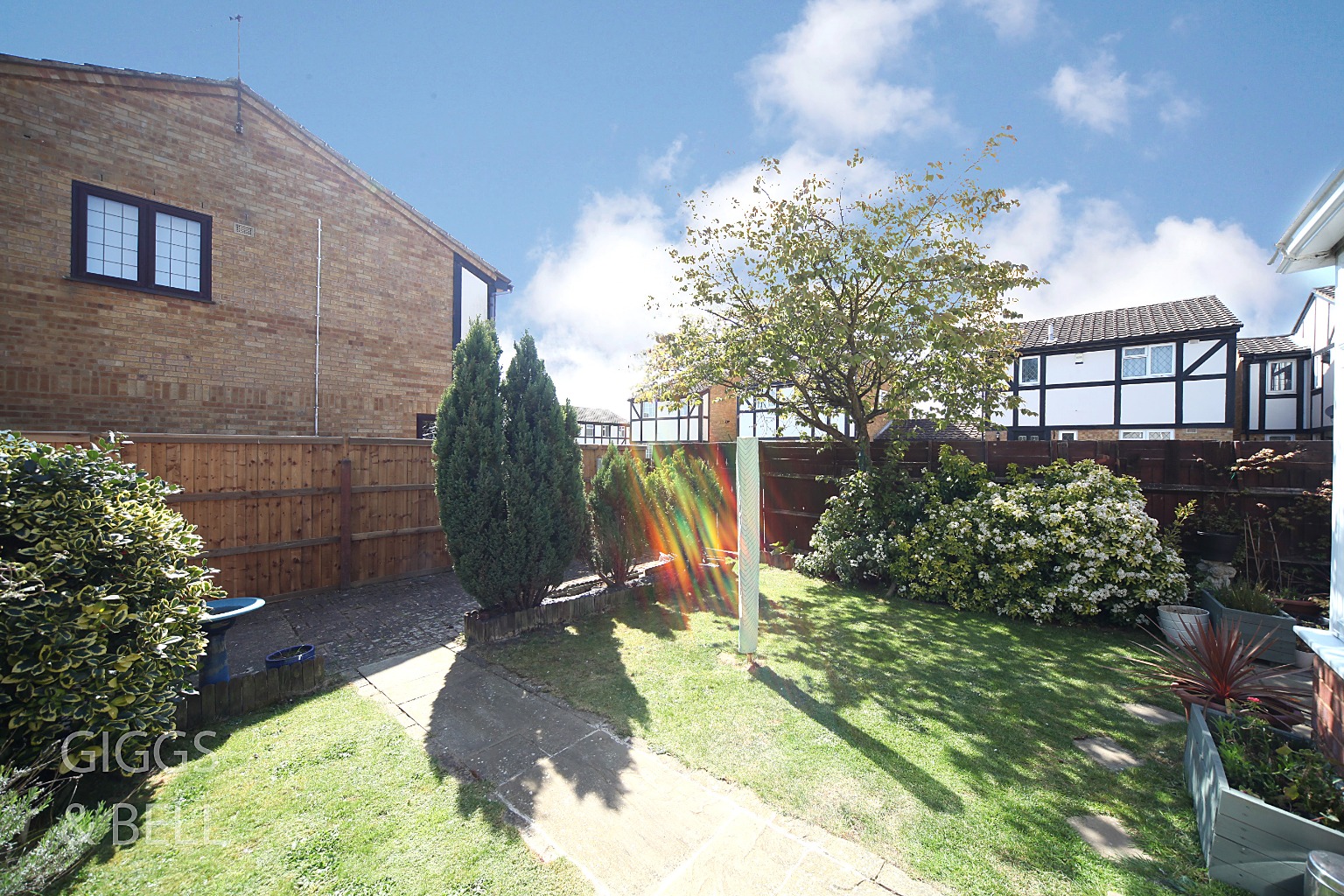 2 bed semi-detached house for sale in Lesbury Close, Luton  - Property Image 21