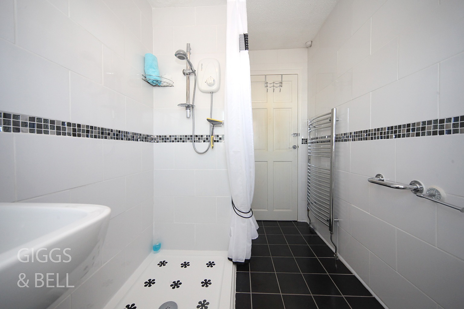 2 bed semi-detached house for sale in Lesbury Close, Luton  - Property Image 18