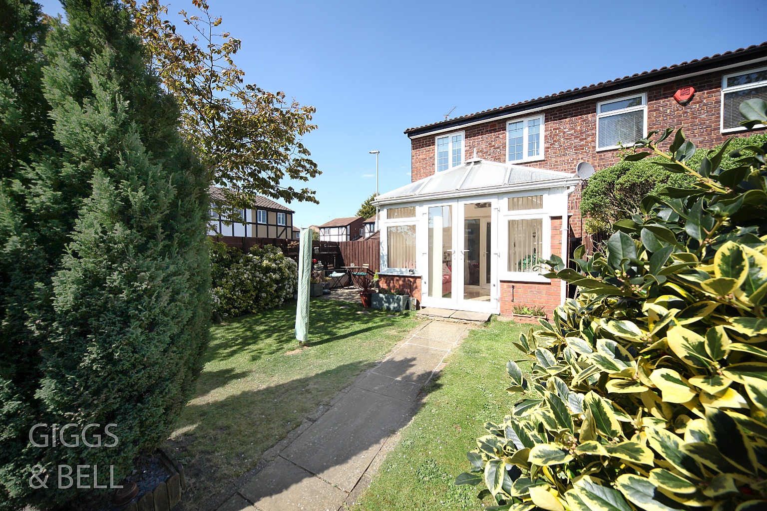 2 bed semi-detached house for sale in Lesbury Close, Luton  - Property Image 19