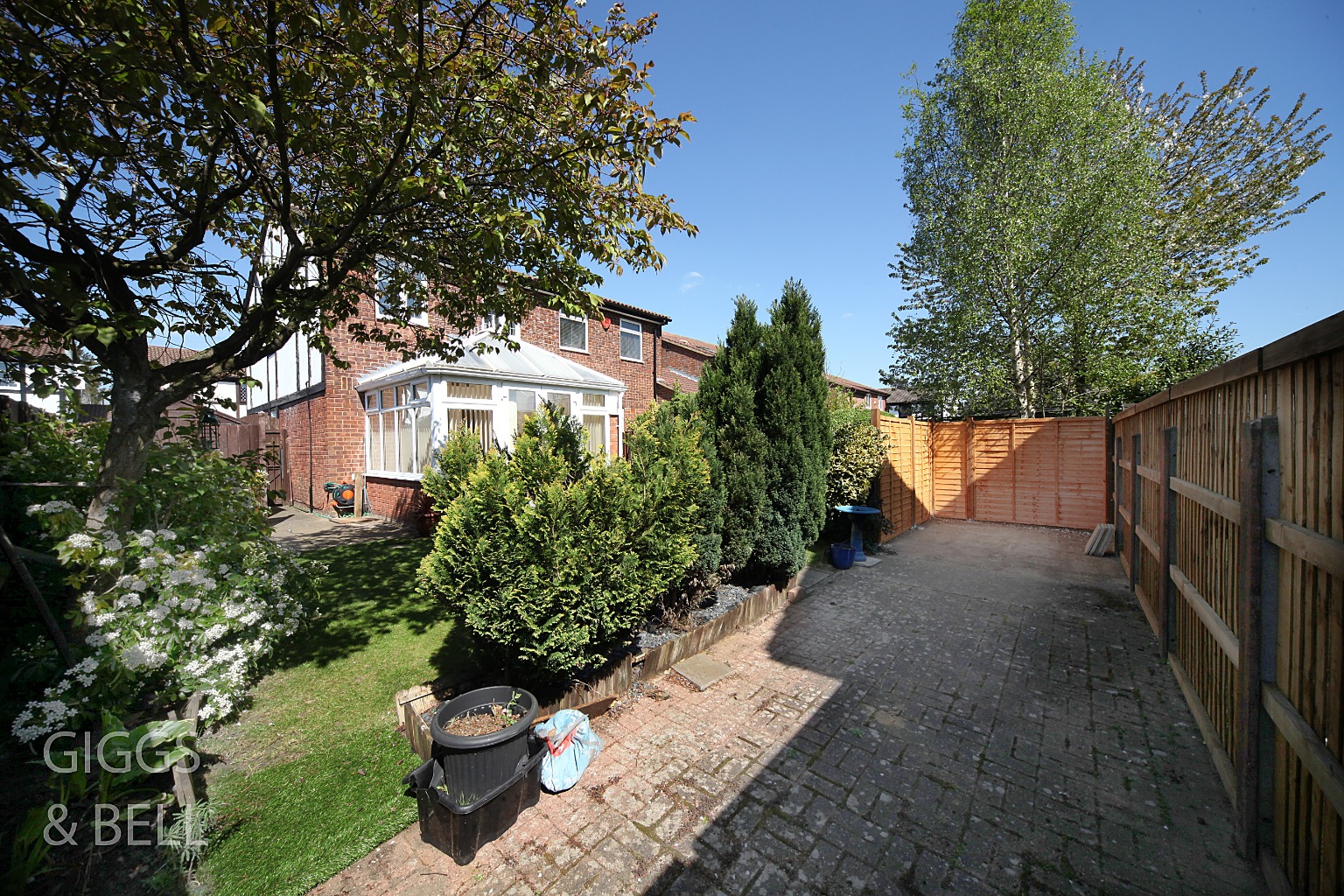 2 bed semi-detached house for sale in Lesbury Close, Luton  - Property Image 23